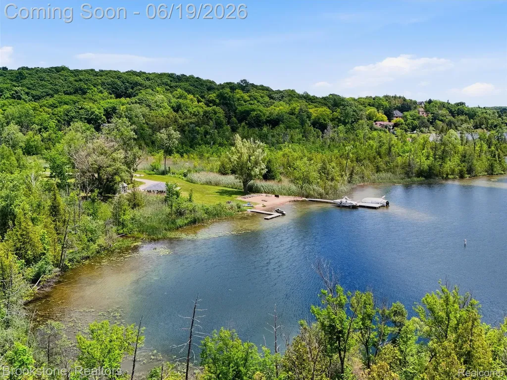 7450 Deerhill Drive Independence Charter Township MI 48346