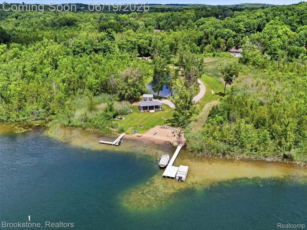 7450 Deerhill Drive Independence Charter Township MI 48346