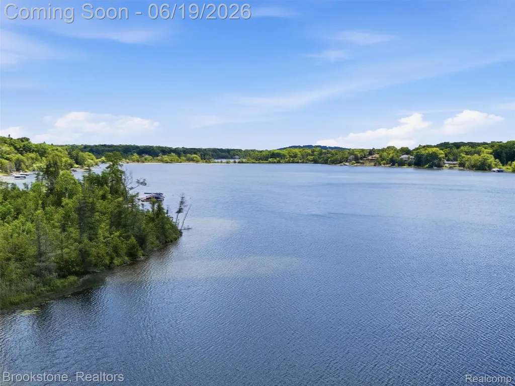 7450 Deerhill Drive Independence Charter Township MI 48346