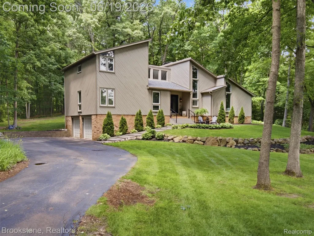 7450 Deerhill Drive Independence Charter Township MI 48346