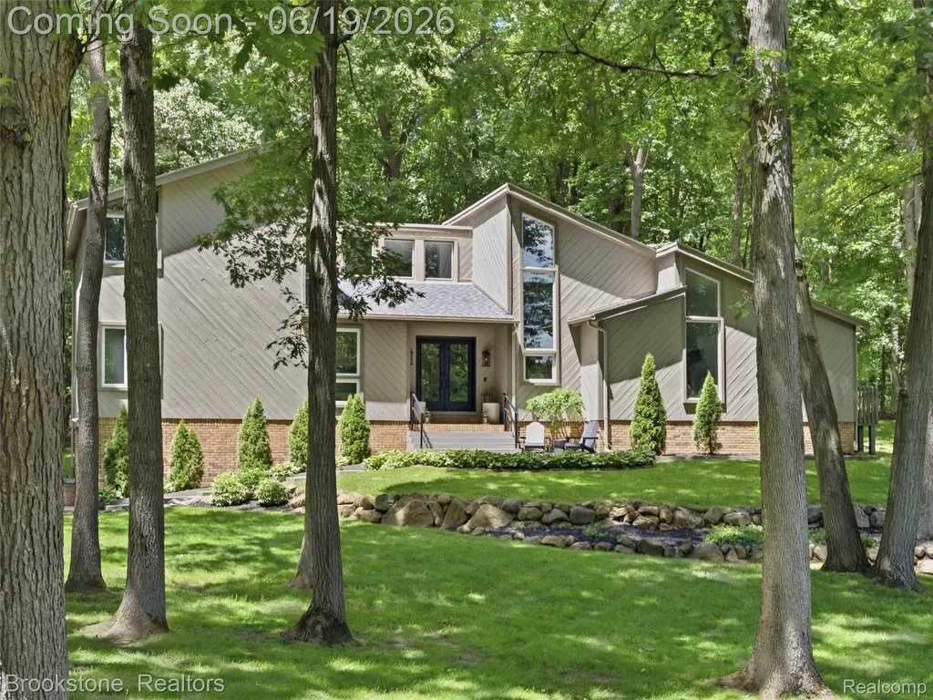 7450 Deerhill Drive Independence Charter Township MI 48346