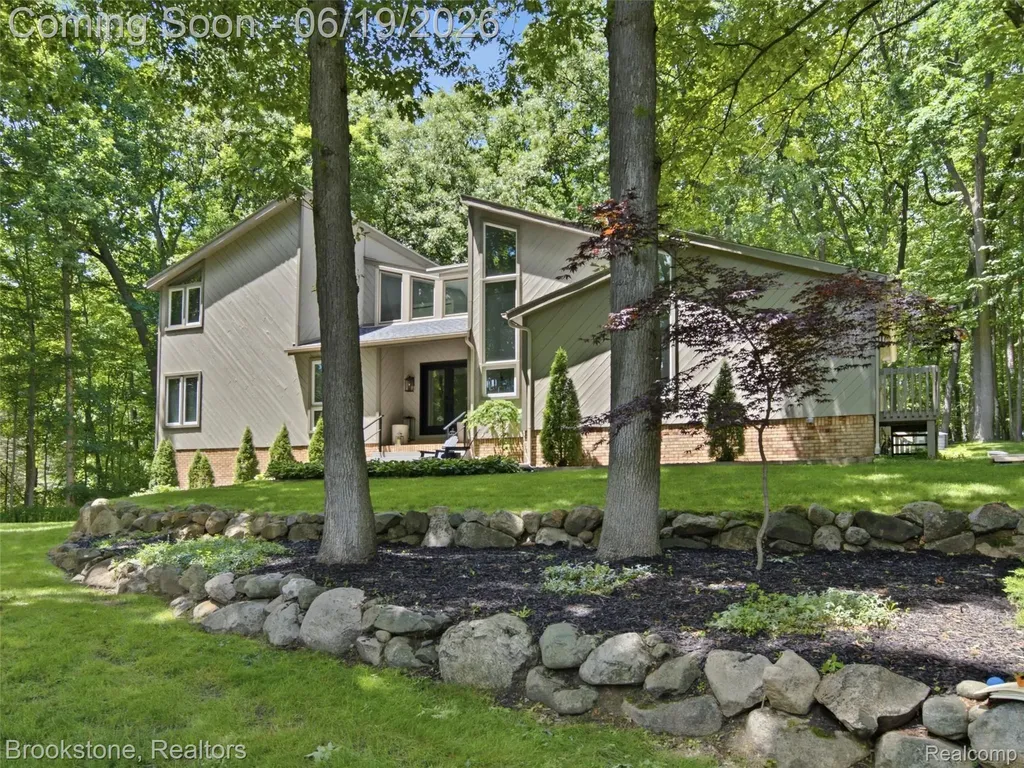 7450 Deerhill Drive Independence Charter Township MI 48346