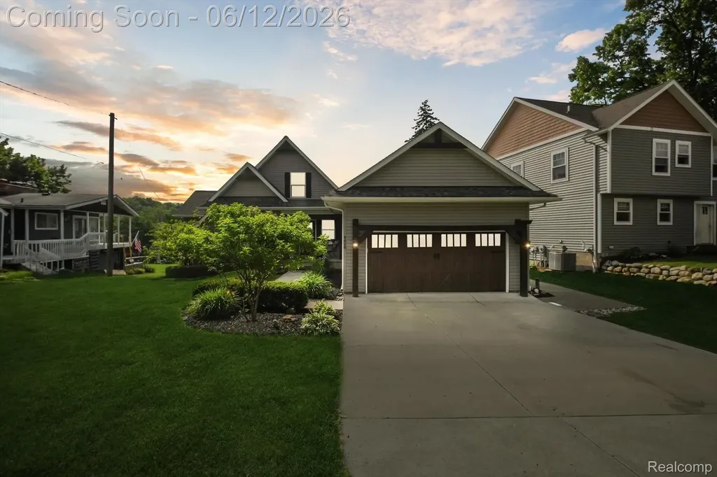 4628 Clinton Drive Independence Charter Township MI 48346