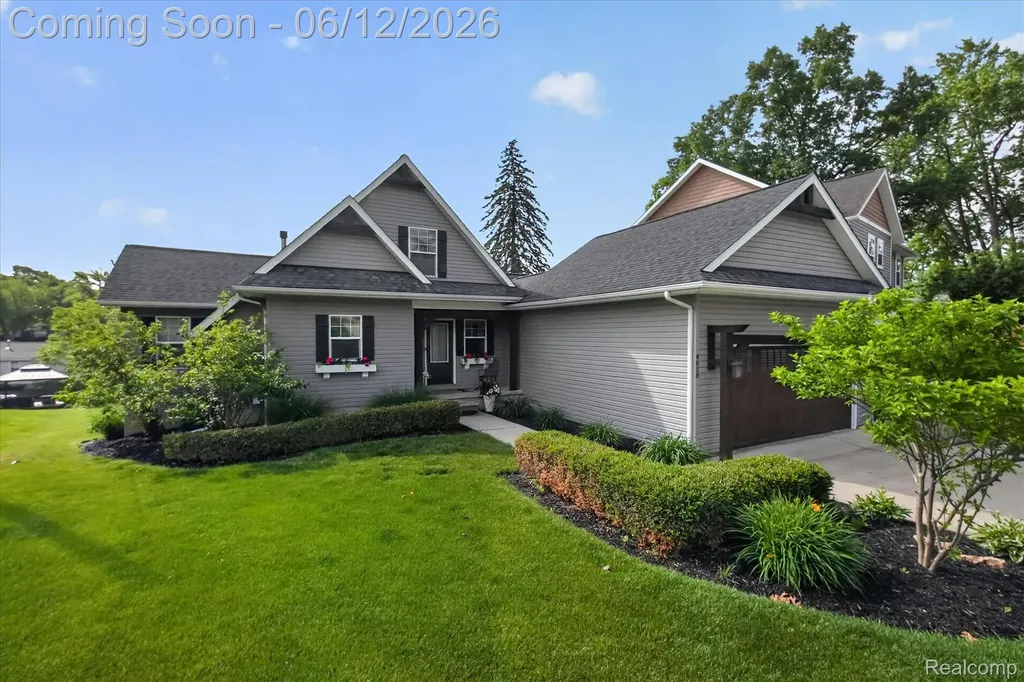 4628 Clinton Drive Independence Charter Township MI 48346