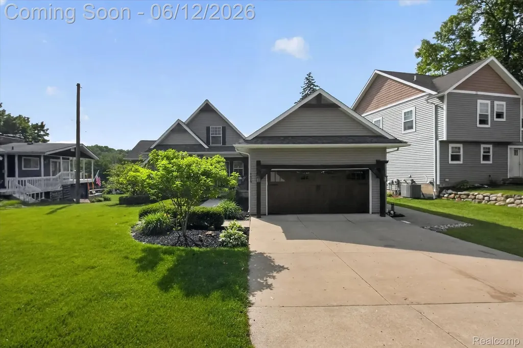 4628 Clinton Drive Independence Charter Township MI 48346