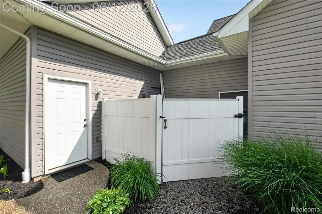 4628 Clinton Drive Independence Charter Township MI 48346