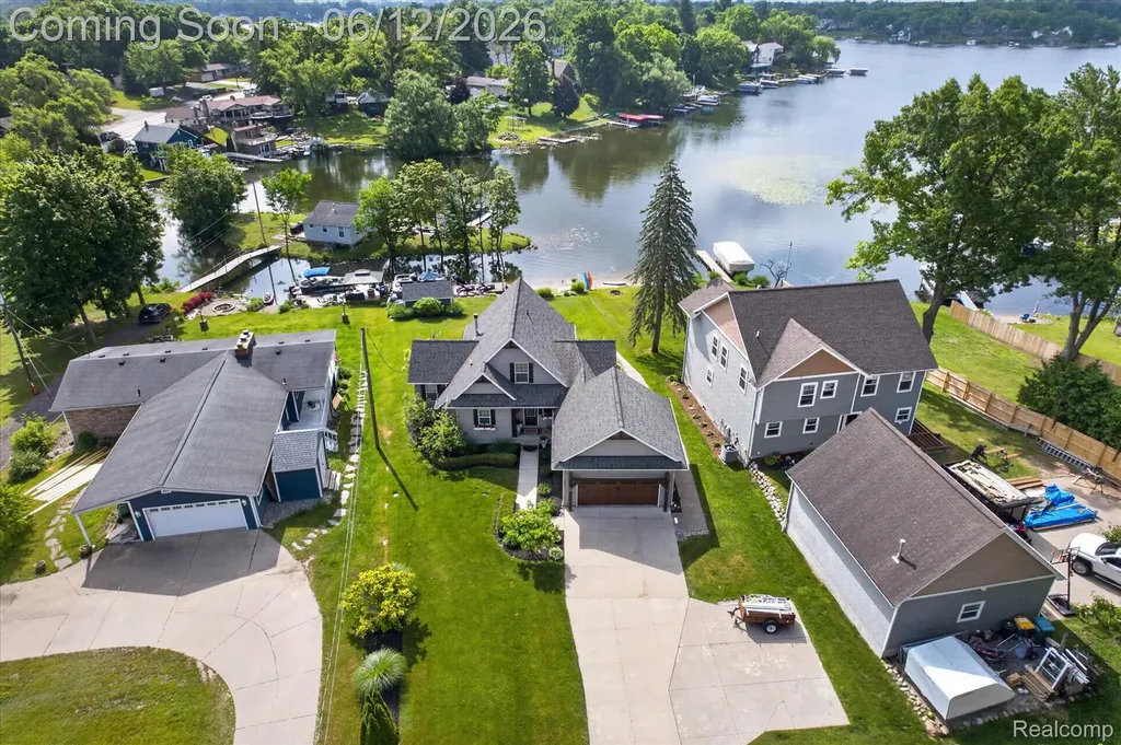 4628 Clinton Drive Independence Charter Township MI 48346