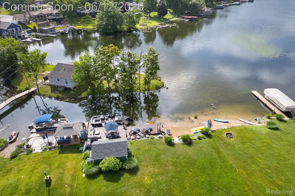 4628 Clinton Drive Independence Charter Township MI 48346