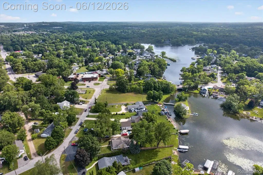 4628 Clinton Drive Independence Charter Township MI 48346
