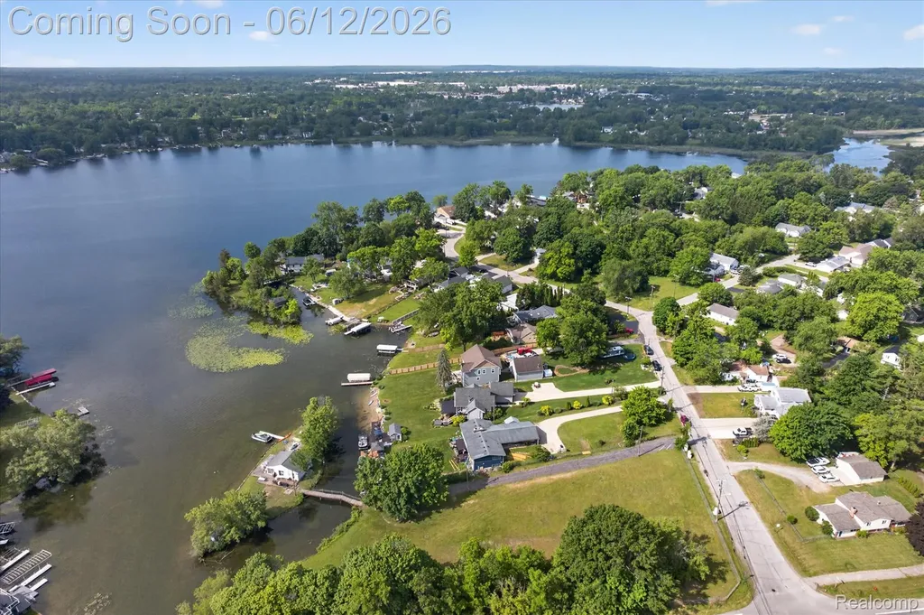 4628 Clinton Drive Independence Charter Township MI 48346