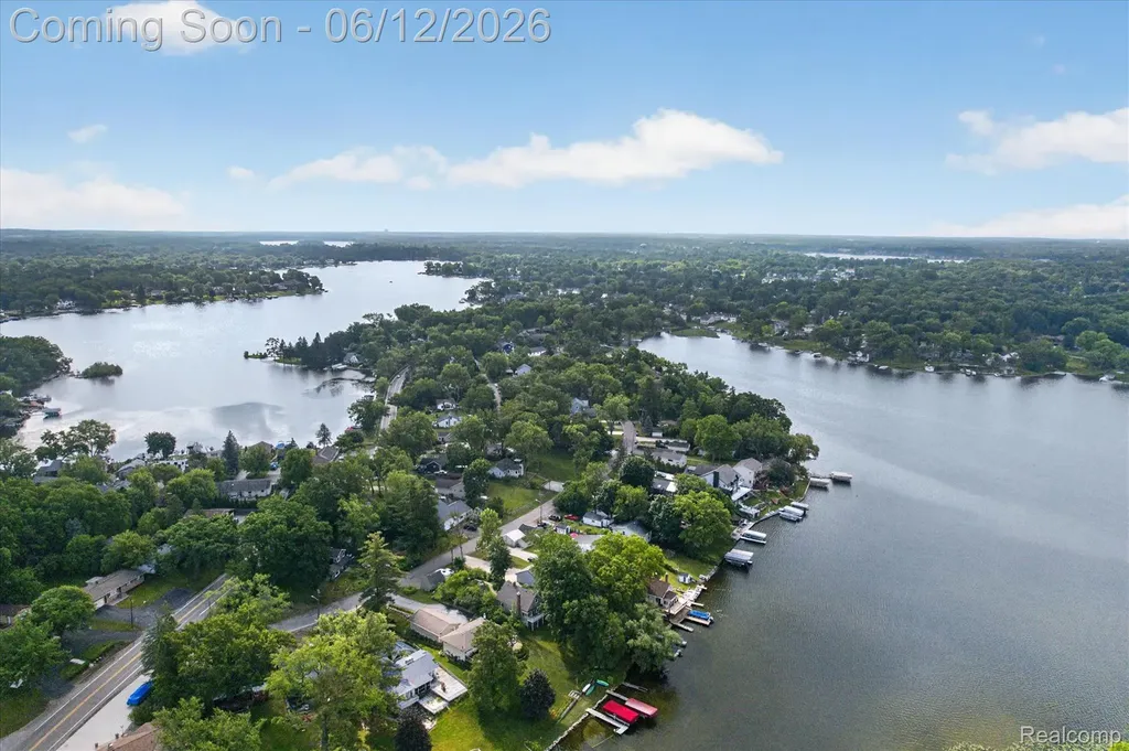 4628 Clinton Drive Independence Charter Township MI 48346