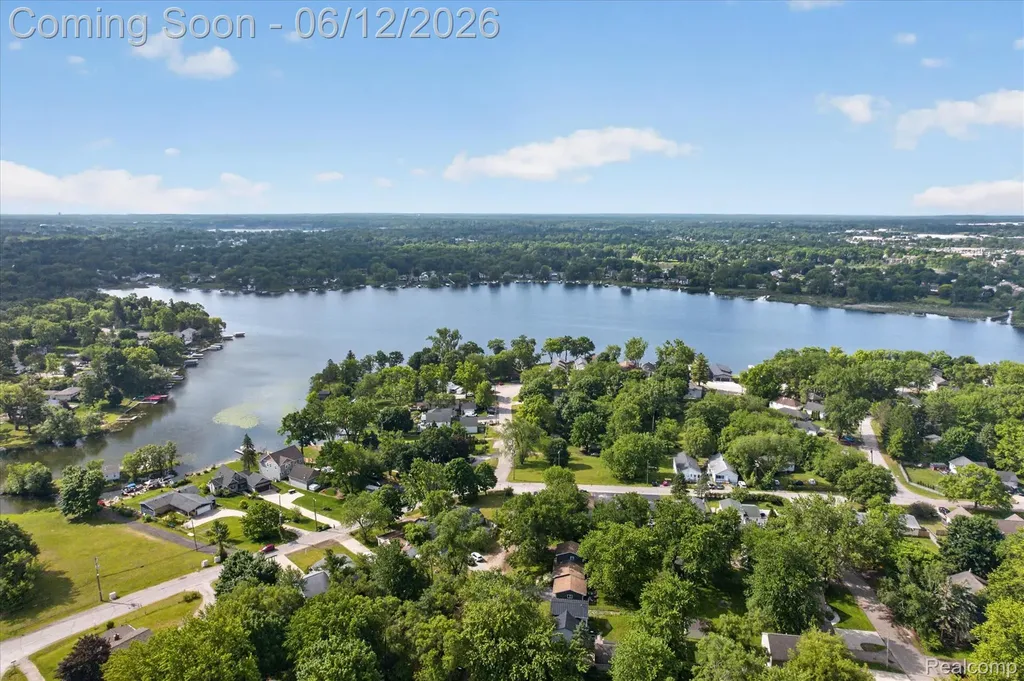 4628 Clinton Drive Independence Charter Township MI 48346