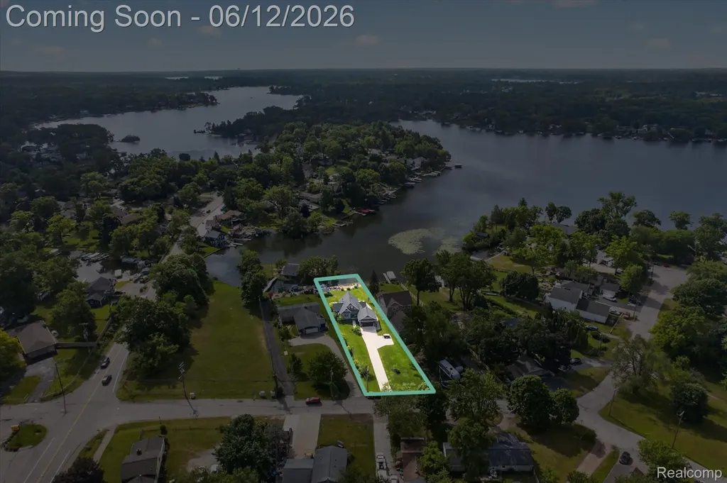 4628 Clinton Drive Independence Charter Township MI 48346