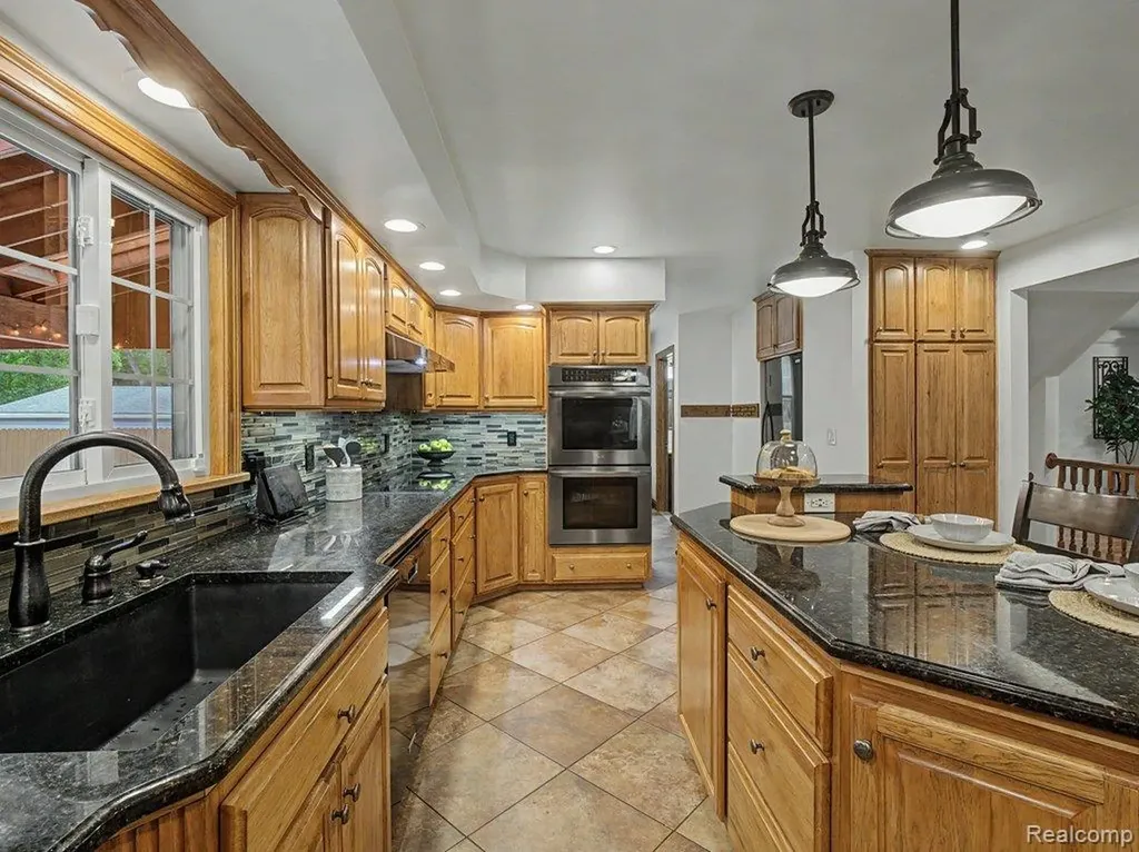 1010 Genesee Drive Royal Oak City MI 48073
