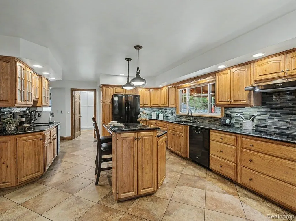 1010 Genesee Drive Royal Oak City MI 48073