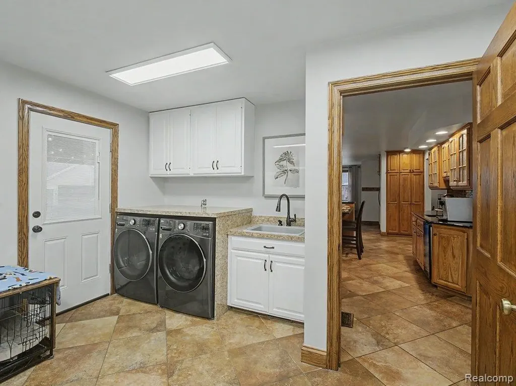 1010 Genesee Drive Royal Oak City MI 48073