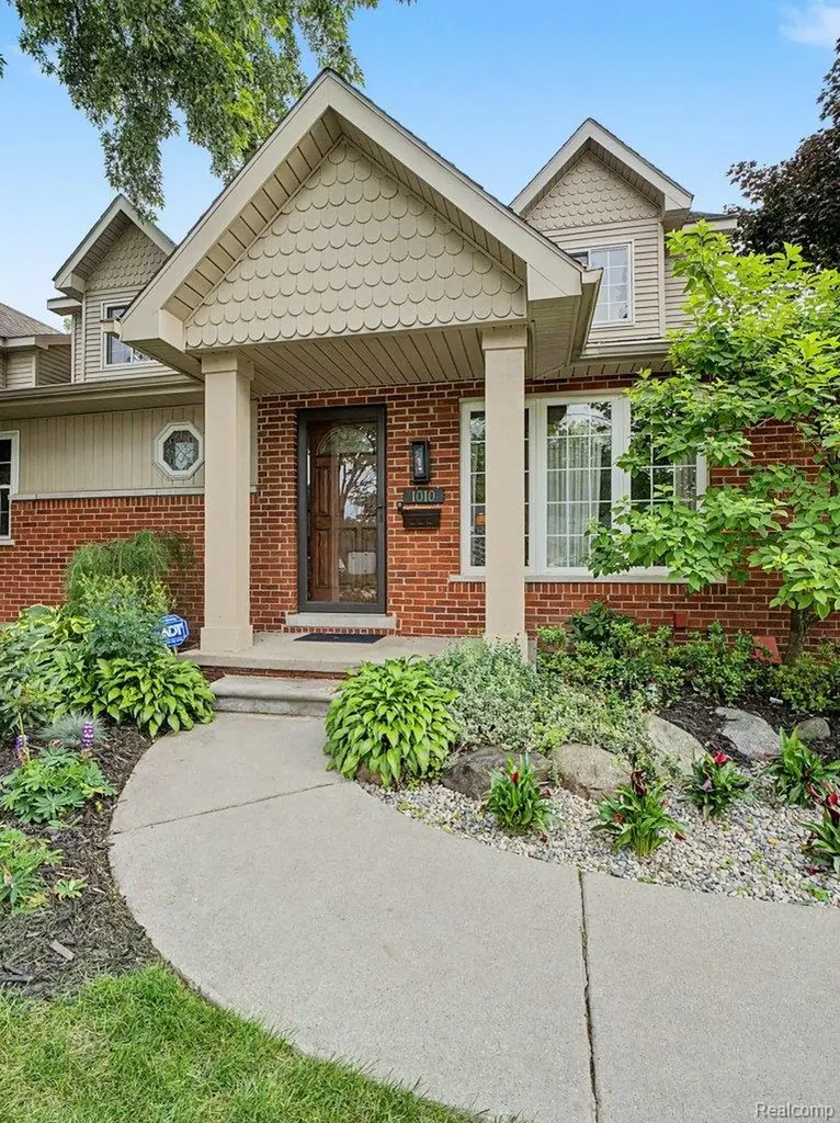 1010 Genesee Drive Royal Oak City MI 48073