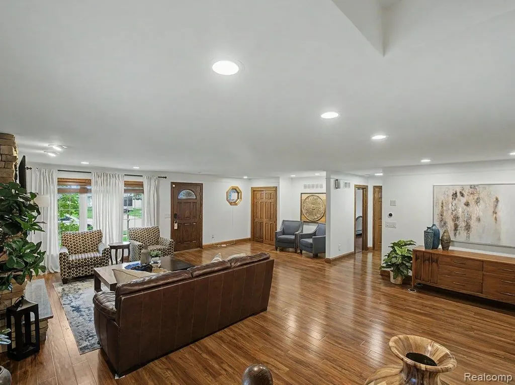 1010 Genesee Drive Royal Oak City MI 48073