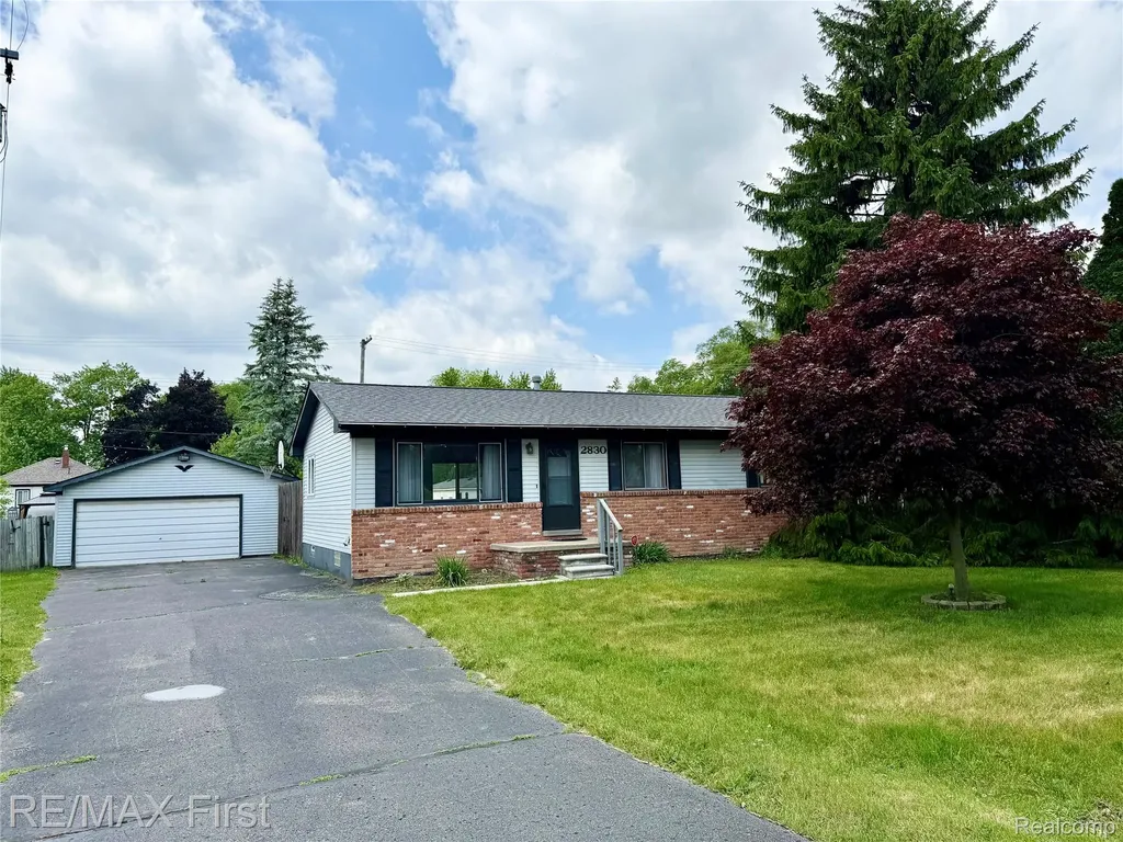 2830 Hessel Avenue Rochester Hills City MI 48307