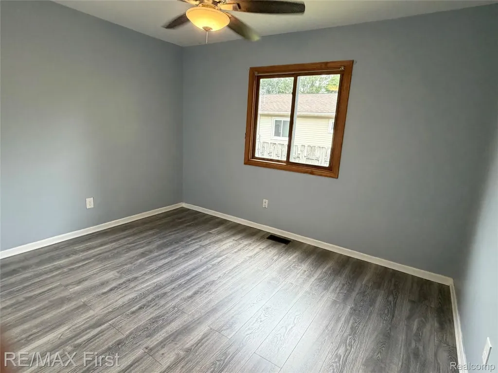 2830 Hessel Avenue Rochester Hills City MI 48307