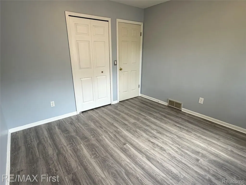 2830 Hessel Avenue Rochester Hills City MI 48307