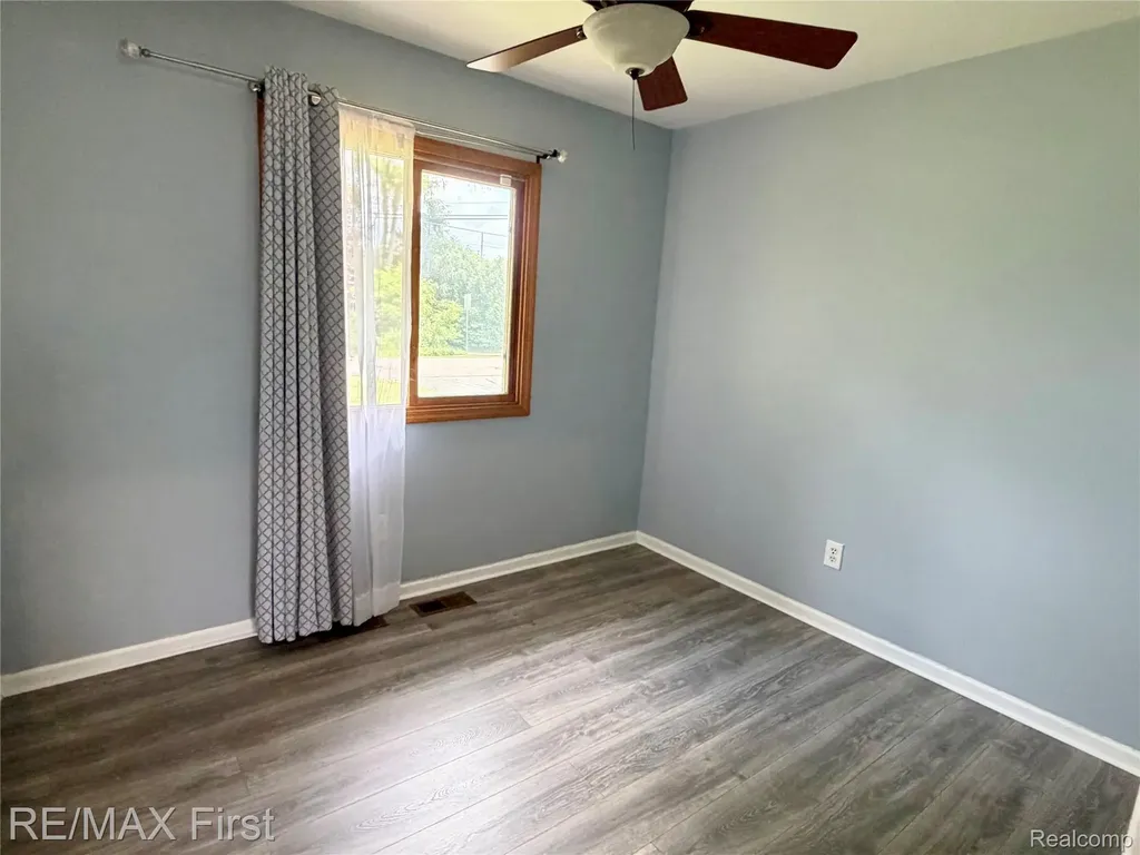 2830 Hessel Avenue Rochester Hills City MI 48307
