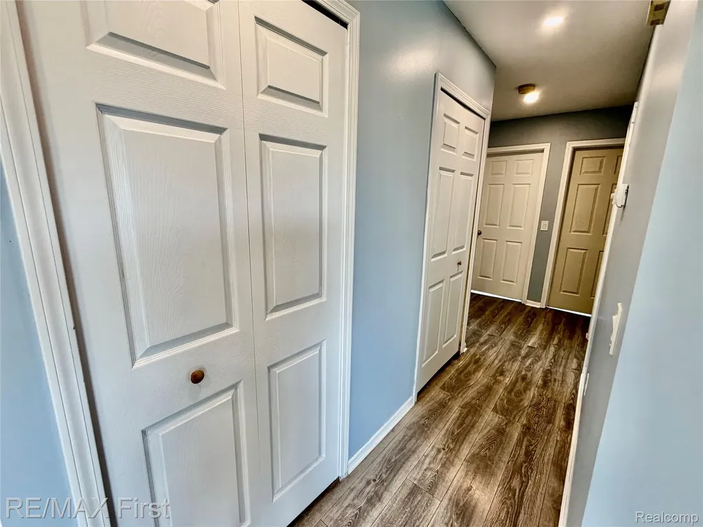 2830 Hessel Avenue Rochester Hills City MI 48307