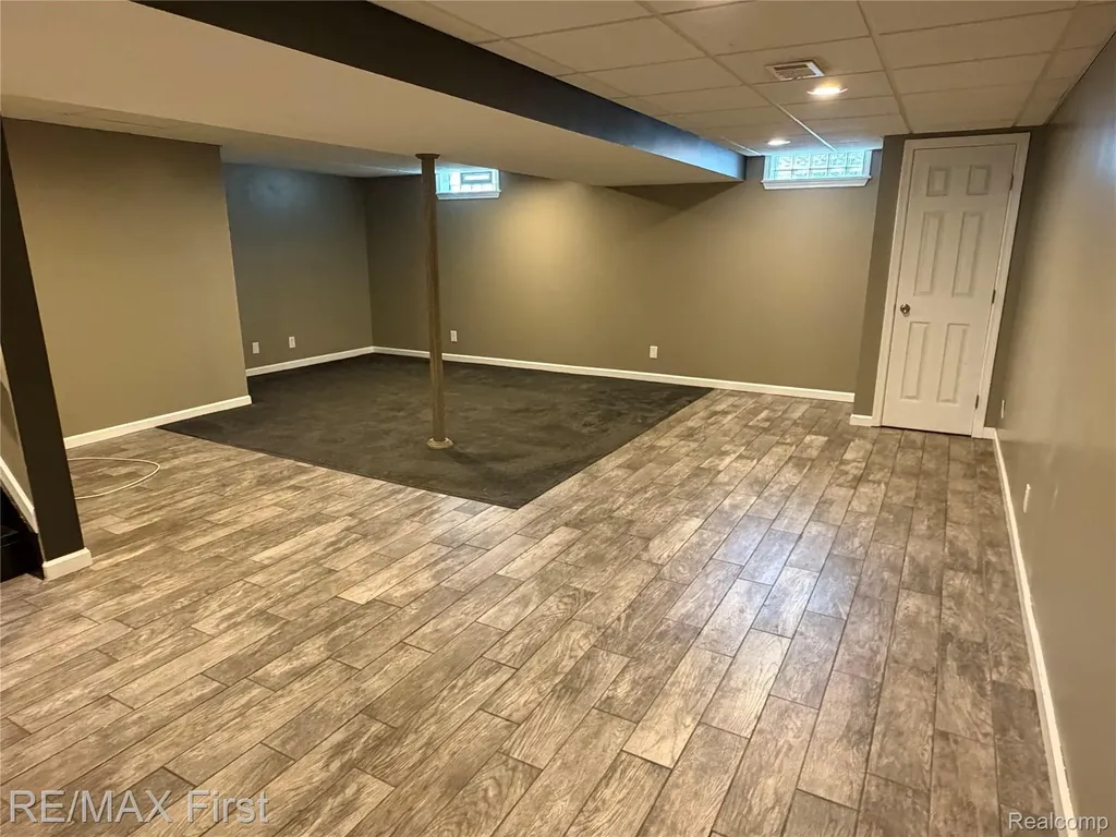 2830 Hessel Avenue Rochester Hills City MI 48307
