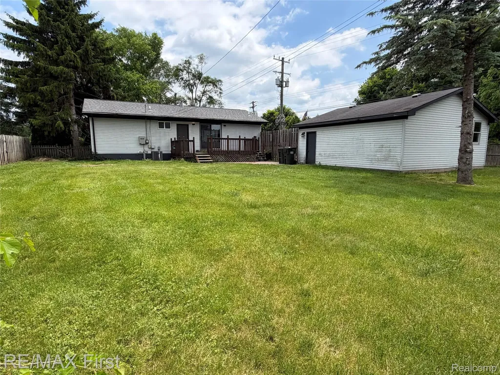 2830 Hessel Avenue Rochester Hills City MI 48307