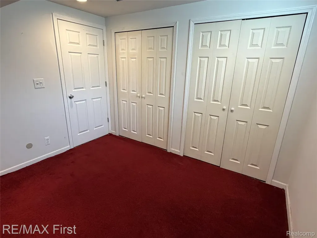 2830 Hessel Avenue Rochester Hills City MI 48307