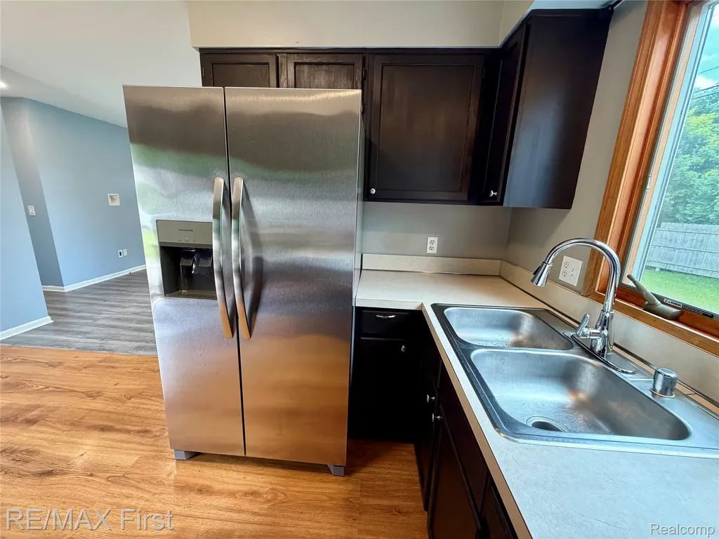2830 Hessel Avenue Rochester Hills City MI 48307