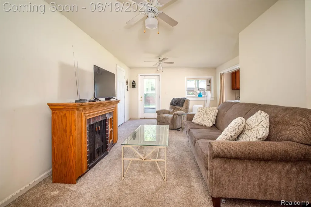 11 Leonore Street Mt. Clemens City MI 48043
