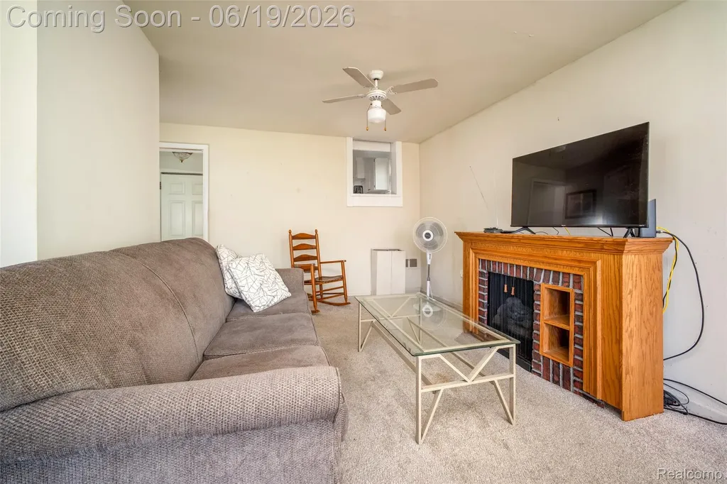 11 Leonore Street Mt. Clemens City MI 48043