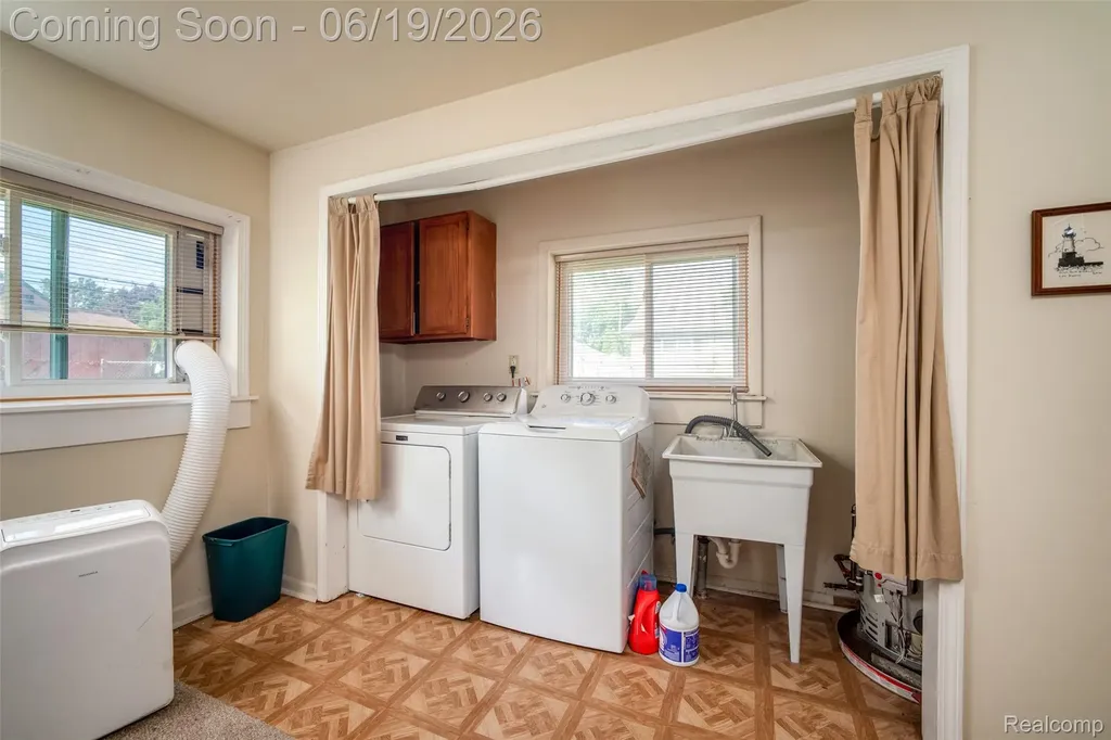11 Leonore Street Mt. Clemens City MI 48043