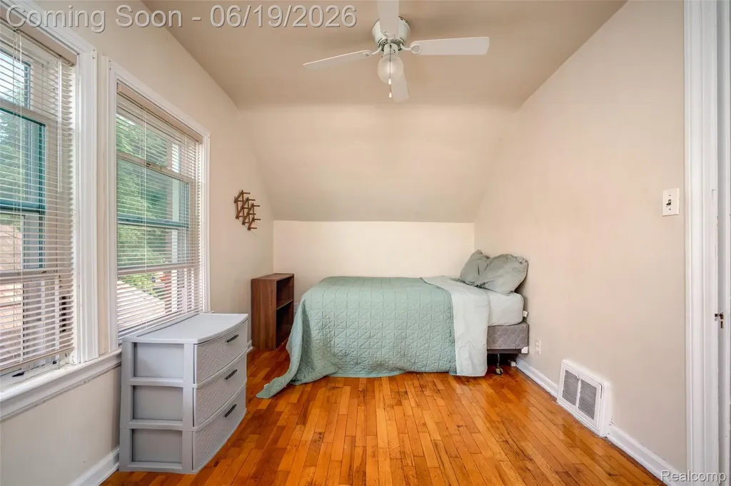 11 Leonore Street Mt. Clemens City MI 48043