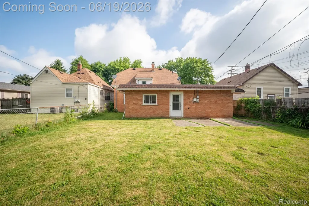 11 Leonore Street Mt. Clemens City MI 48043
