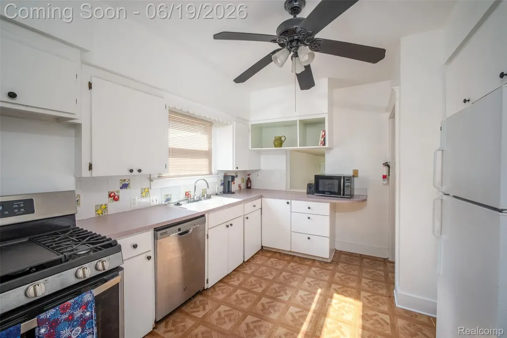 11 Leonore Street Mt. Clemens City MI 48043