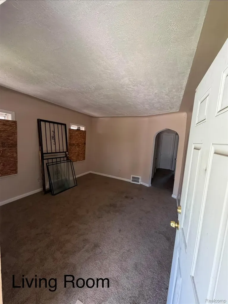 19326 Rogge Street Detroit City MI 48234