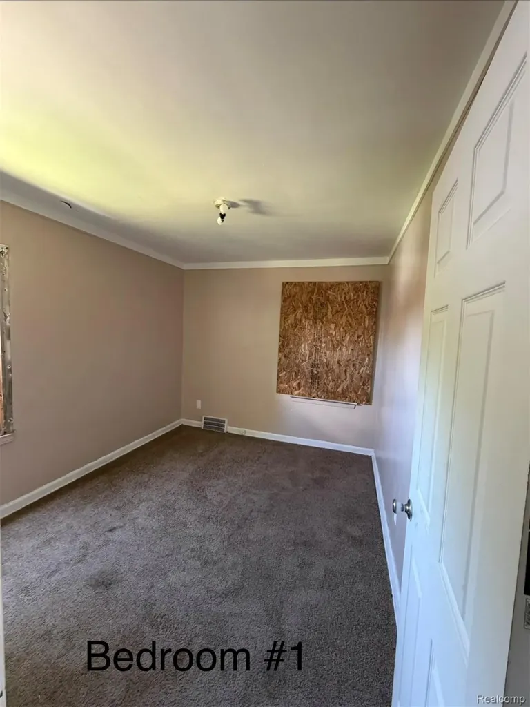 19326 Rogge Street Detroit City MI 48234