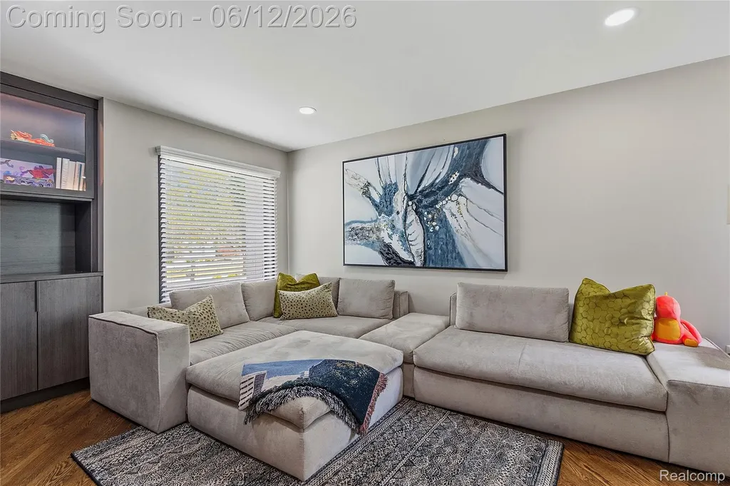 4057 Fox Lake Drive West Bloomfield Charter Township MI 48302
