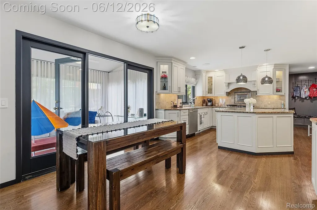 4057 Fox Lake Drive West Bloomfield Charter Township MI 48302