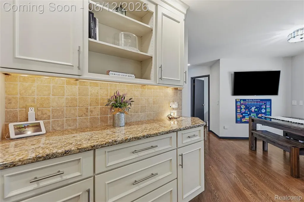4057 Fox Lake Drive West Bloomfield Charter Township MI 48302