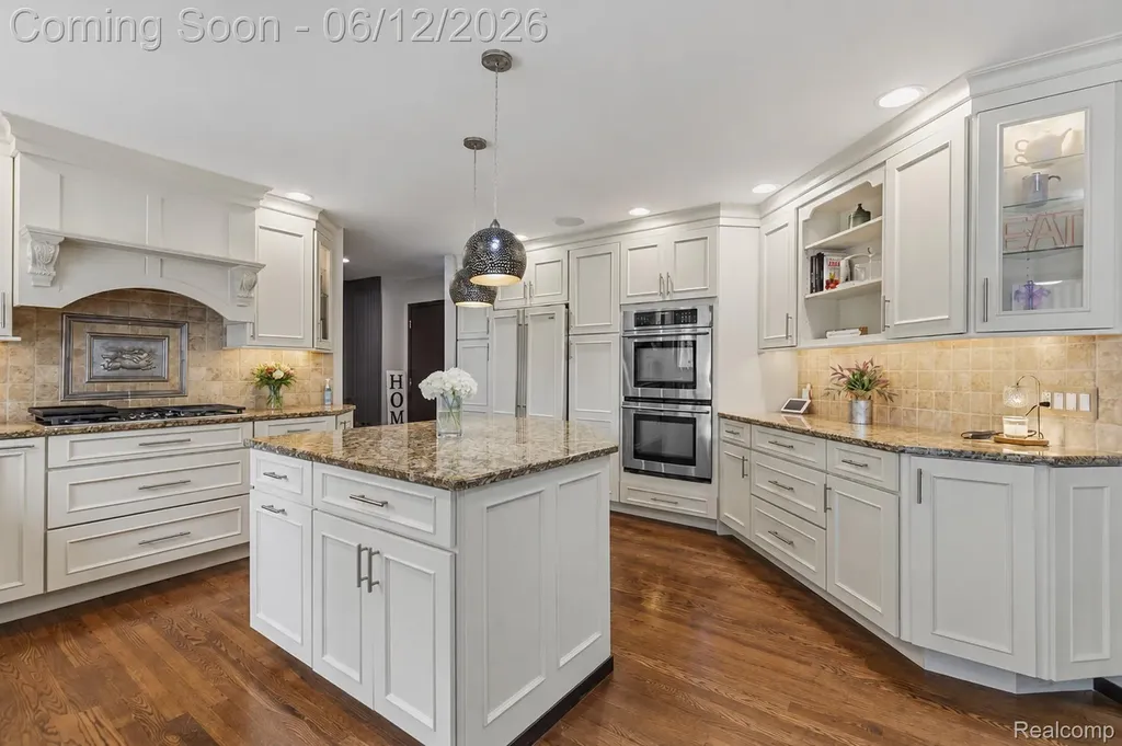 4057 Fox Lake Drive West Bloomfield Charter Township MI 48302