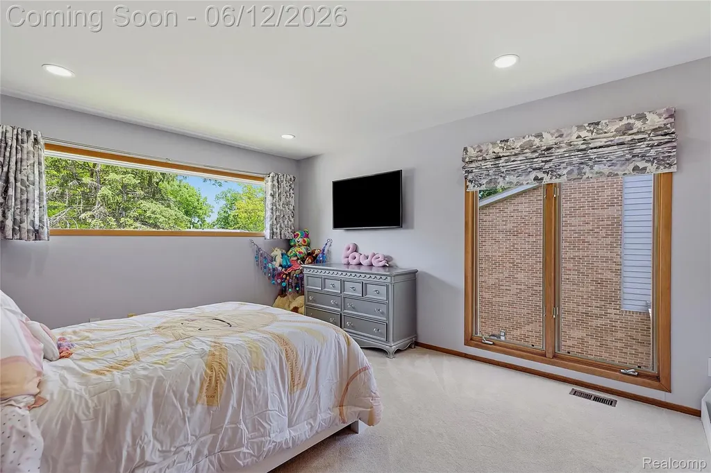 4057 Fox Lake Drive West Bloomfield Charter Township MI 48302