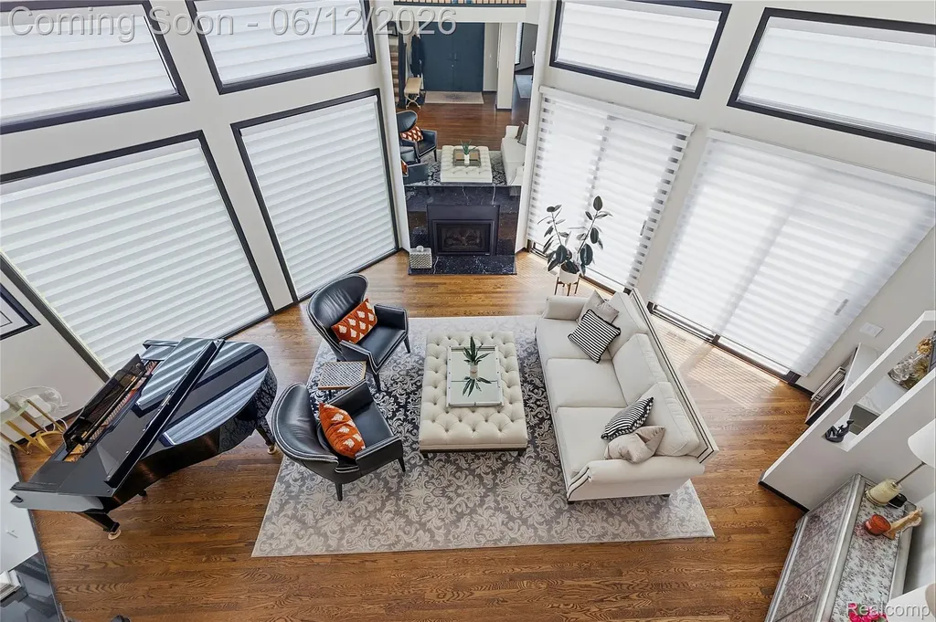 4057 Fox Lake Drive West Bloomfield Charter Township MI 48302