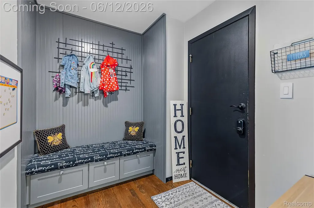 4057 Fox Lake Drive West Bloomfield Charter Township MI 48302