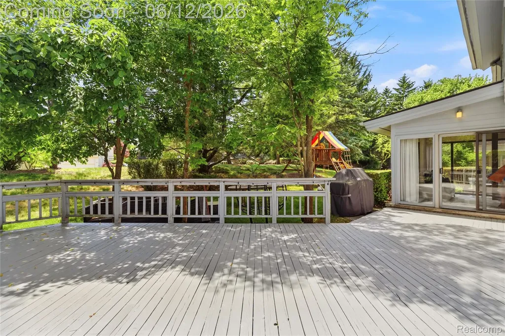 4057 Fox Lake Drive West Bloomfield Charter Township MI 48302