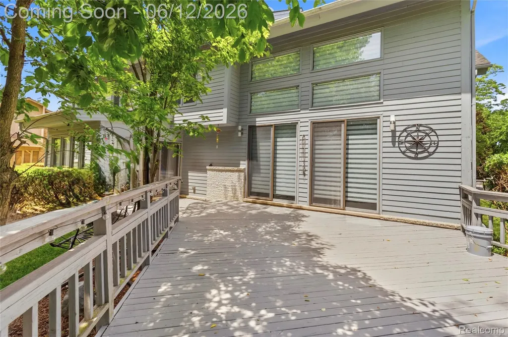 4057 Fox Lake Drive West Bloomfield Charter Township MI 48302