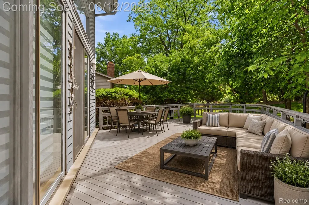 4057 Fox Lake Drive West Bloomfield Charter Township MI 48302