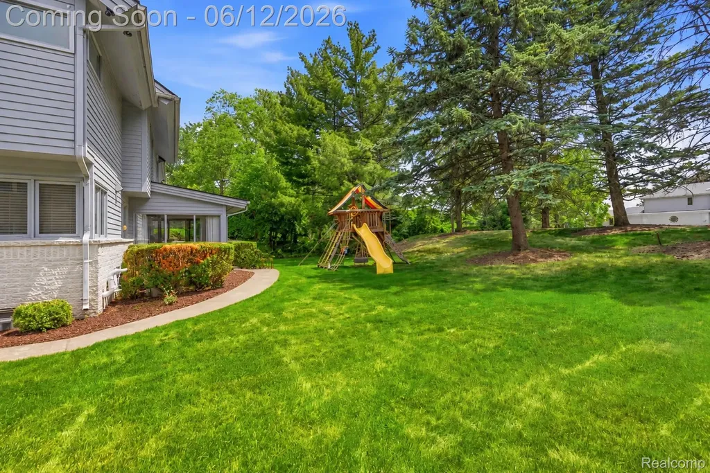 4057 Fox Lake Drive West Bloomfield Charter Township MI 48302